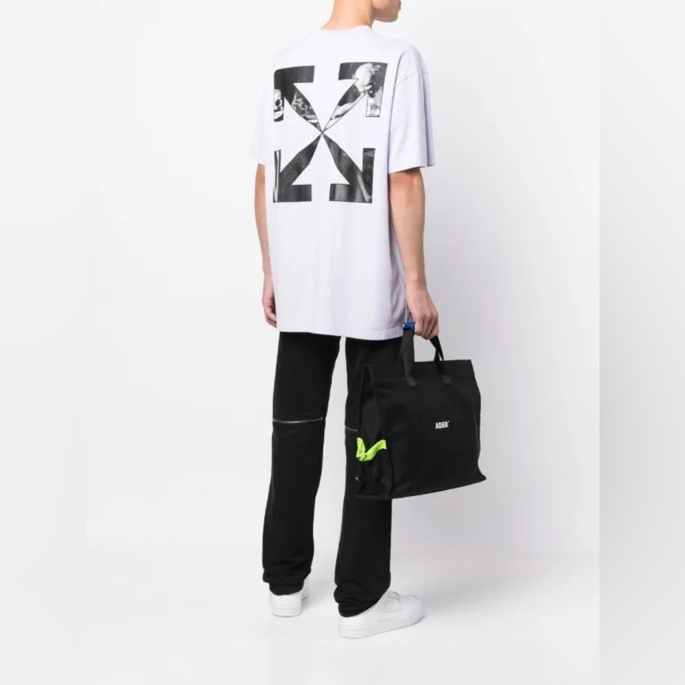 Off-White Men’s Caravaggio Arrow short-sleeve T-shirt Size Medium